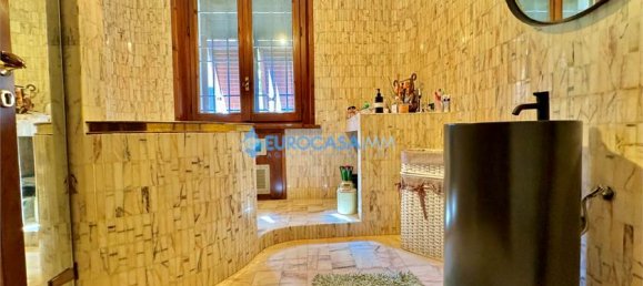 6 غرف نوم فيلا في Rolo, Italy رقم 61254 49