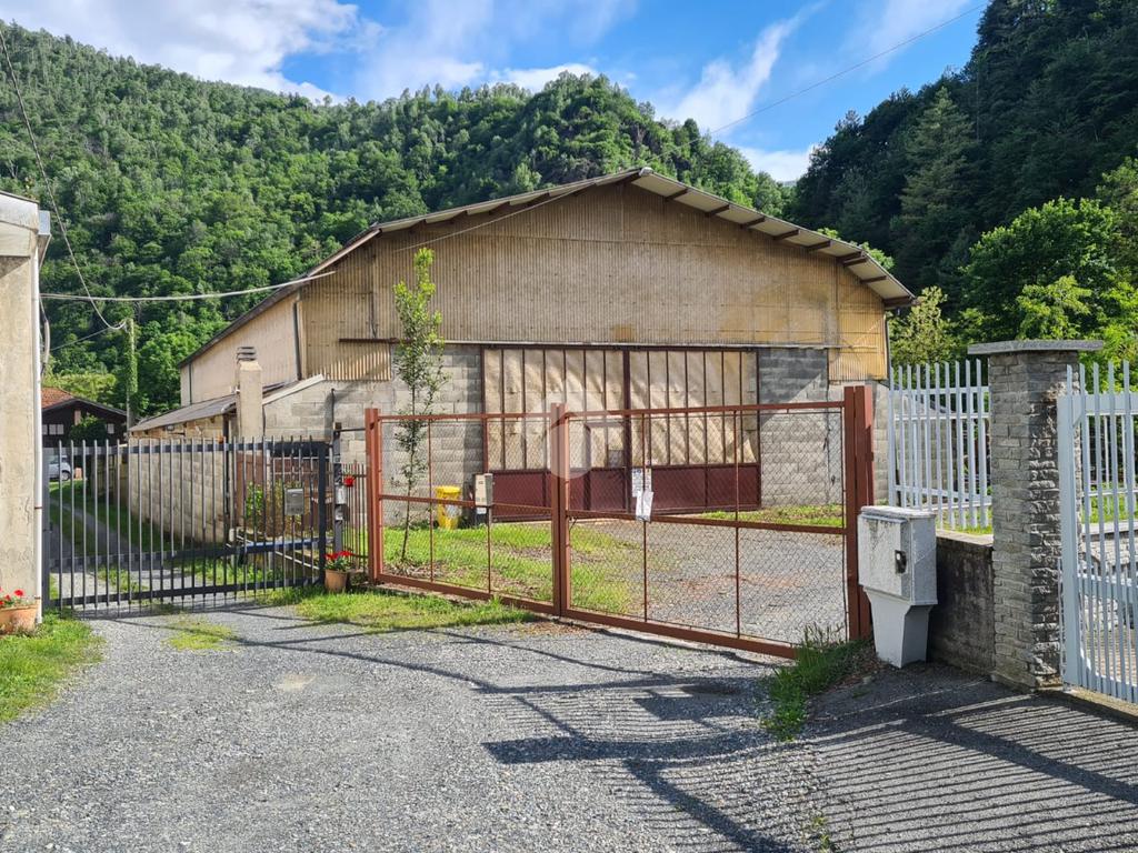 1 room Warehouse in Lanzo Torinese, Italy No. 106797