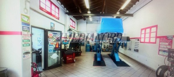 330m² Warehouse in Seriate, Italy No. 364731 3