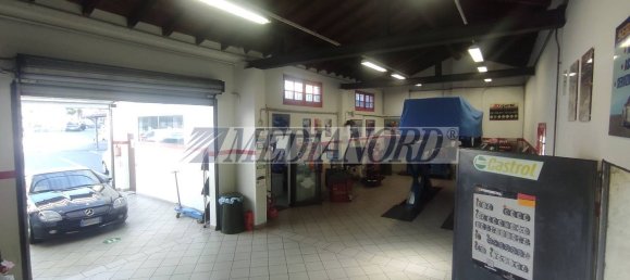 330m² Warehouse in Seriate, Italy No. 364731 2