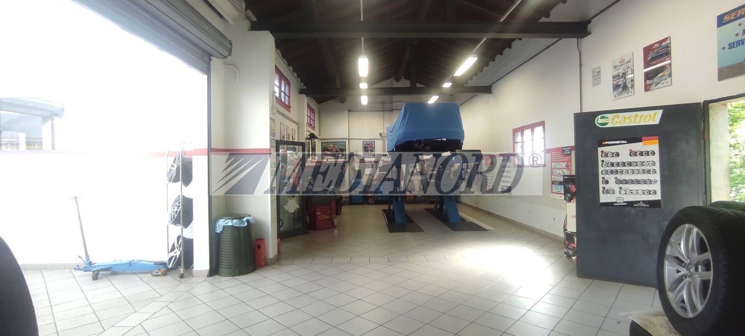 330m² Warehouse in Seriate, Italy No. 364731