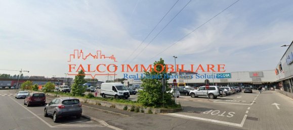 1990m² Building in Buccinasco, Italy No. 4176 10