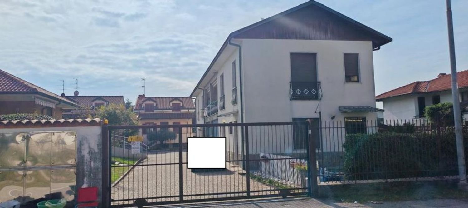 Duplex de 5 divisões em Nerviano, Italy N.º 5865