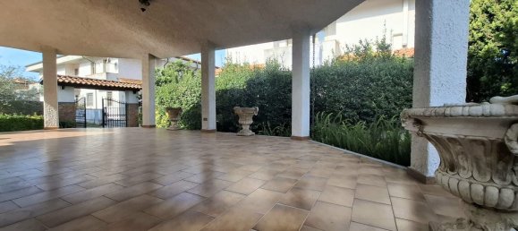 Villa de 8 habitaciónes en Viareggio, Italy No. 153032 16