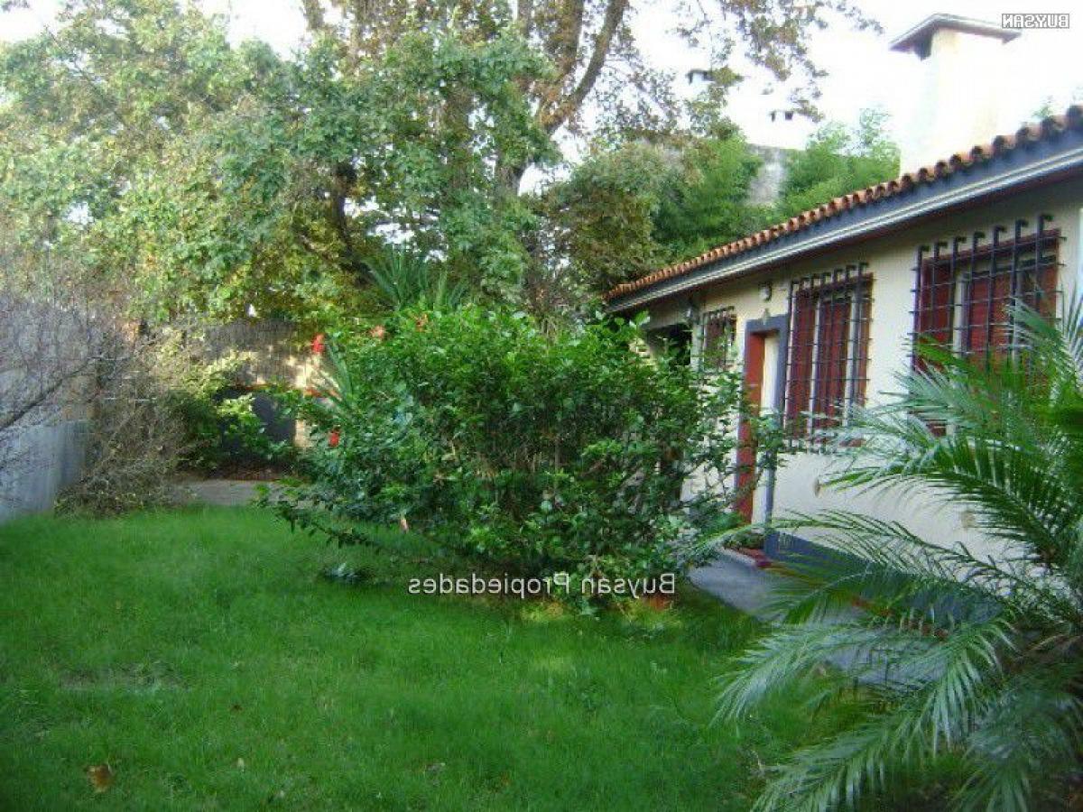 3 bedrooms House in Montevideo, Uruguay No. 11722