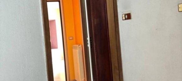 2 Schlafzimmer Wohnung in Cosenza, Italy, Nr. 36620 4