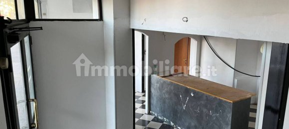 1 room Commercial property in Turin, Italy No. 296401 3