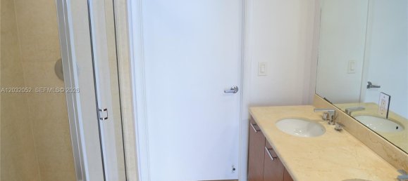 3 dormitorios propiedad comercial en alquiler en Miami, Miami-Dade, Florida, USA № 615233 24