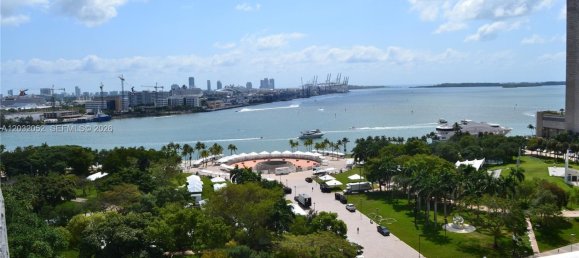 3 dormitorios propiedad comercial en alquiler en Miami, Miami-Dade, Florida, USA № 615233 15