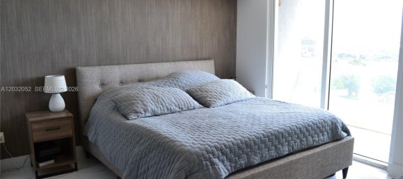 3 dormitorios propiedad comercial en alquiler en Miami, Miami-Dade, Florida, USA № 615233 16