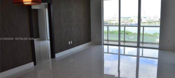3 dormitorios propiedad comercial en alquiler en Miami, Miami-Dade, Florida, USA № 615233 2