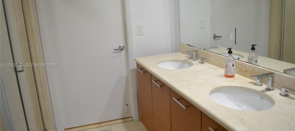 3 dormitorios propiedad comercial en alquiler en Miami, Miami-Dade, Florida, USA № 615233 4