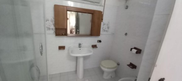 Casa de 3 dormitorios en Pisa, Italy No. 380658 9