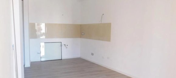 2 bedrooms Apartment in Pisa, Italy No. 350963 3