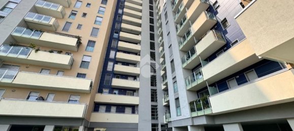 3 bedrooms Apartment in Milan, Italy No. 357910 2