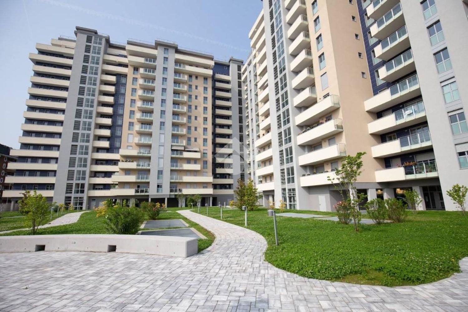 3 bedrooms Apartment in Milan, Italy No. 357910