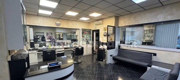 1 room Commercial property in Turin, Italy No. 299921 3