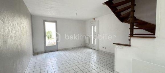 2 bedrooms House in Chatellerault, France No. 313680 2