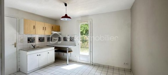 2 bedrooms House in Chatellerault, France No. 313680 3