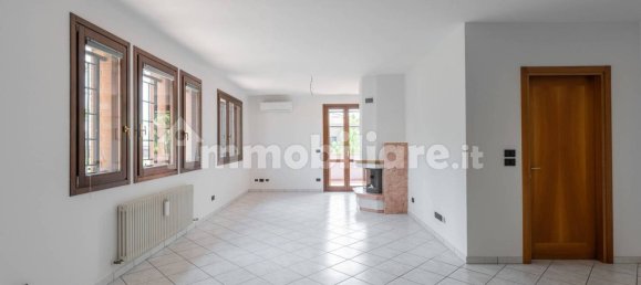 3 bedrooms Villa in Argelato, Italy No. 340720 11