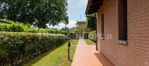 3 bedrooms Villa in Argelato, Italy No. 340720 3