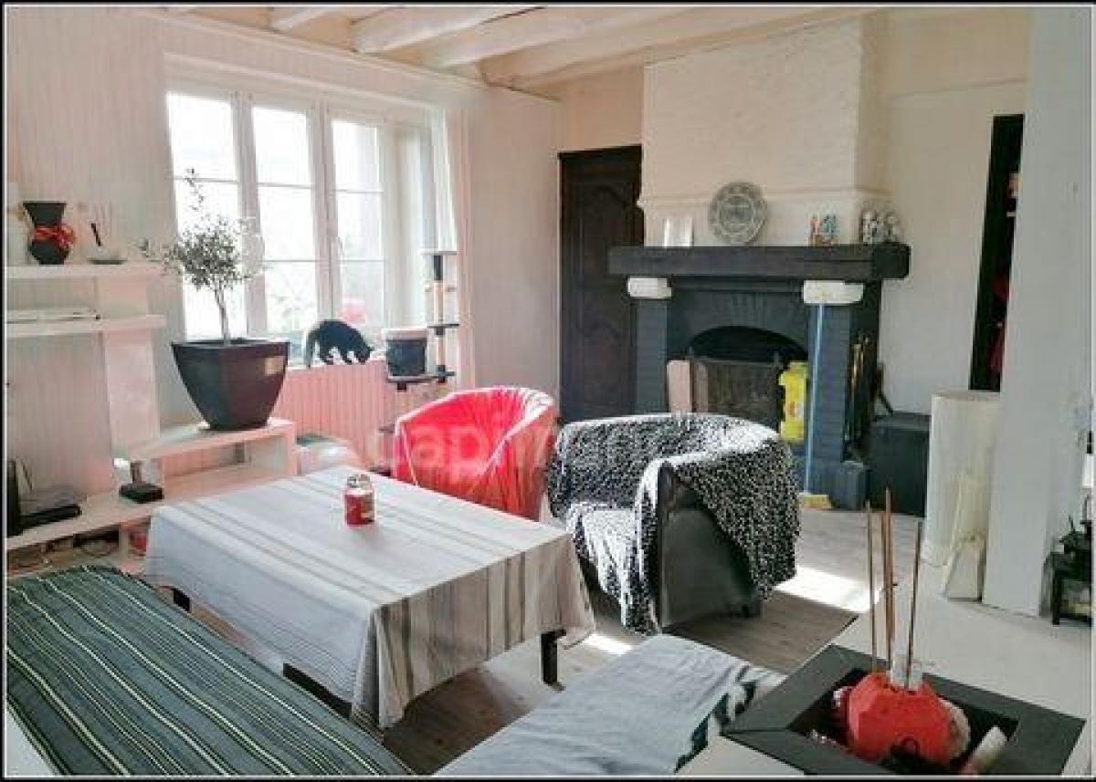 Casa de 3 dormitorios en Cellettes, France No. 28915