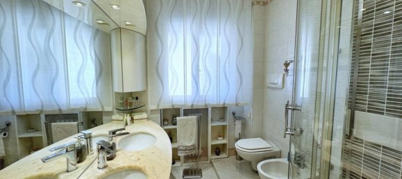 3 bedrooms Apartment in Florence, Italy No. 265821 32