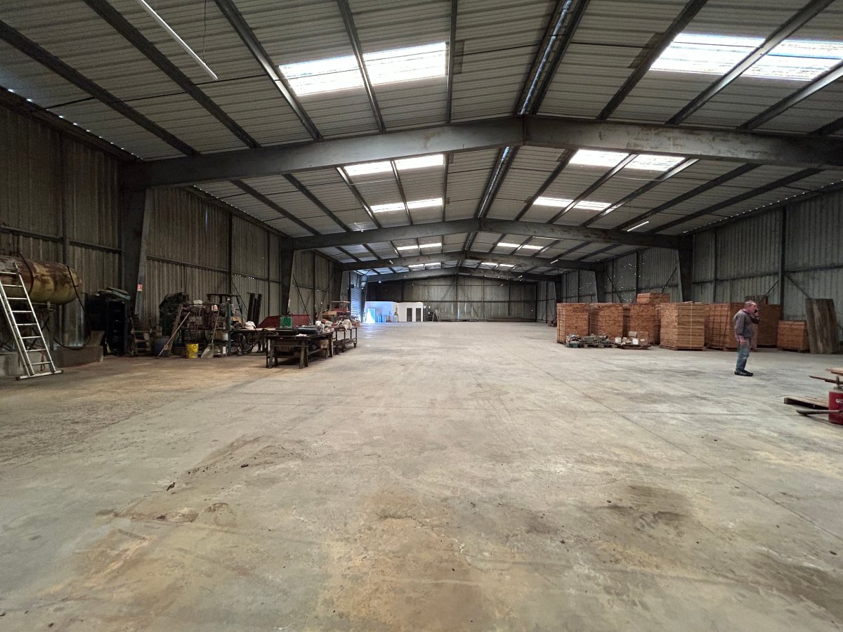 Коммерческая недвижимость 1545м² в Марсьяк, Франция № 208422