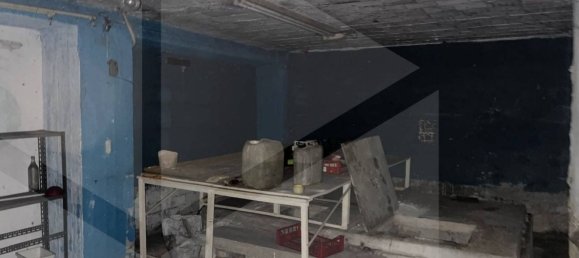 35m² Warehouse in Milan, Italy No. 242072 4