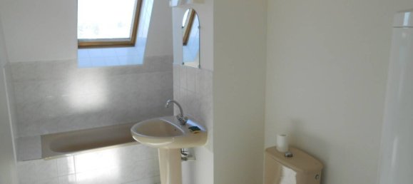 Apartamento de 1 dormitorio en Saint-Florent-sur-Cher, France No. 62206 2