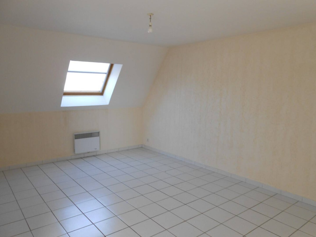 Apartamento de 1 dormitorio en Saint-Florent-sur-Cher, France No. 62206