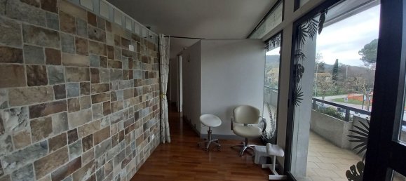 65m² Commercial property in Città della Pieve, Italy No. 379739 2