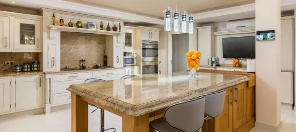 5 bedrooms Villa in Estepona, Spain No. 108986 13