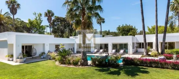 5 bedrooms Villa in Estepona, Spain No. 108986 23