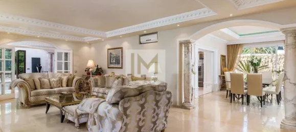 5 bedrooms Villa in Estepona, Spain No. 108986 5