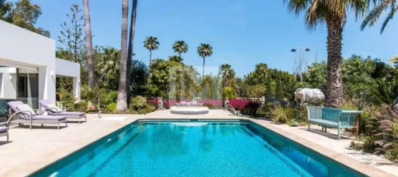 5 bedrooms Villa in Estepona, Spain No. 108986 2