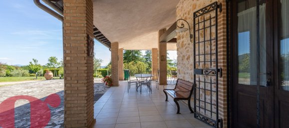 Villa T4 em Massa Martana, Italy N.º 358185 24