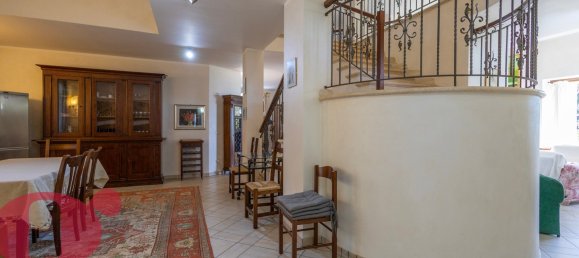 Villa T4 em Massa Martana, Italy N.º 358185 37