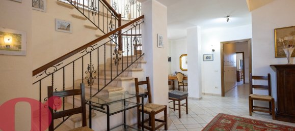 Villa T4 em Massa Martana, Italy N.º 358185 36