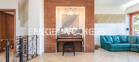 6 bedrooms Villa in Monte Porzio Catone, Italy No. 105283 9