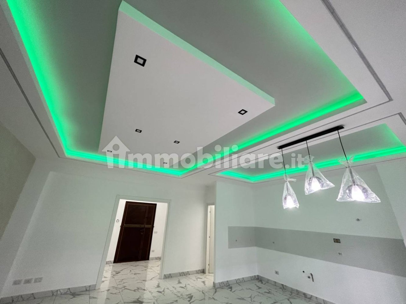 3 bedrooms Apartment in Rome, Italy No. 16877