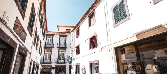 400m² Building in Funchal, Portugal No. 140726 3