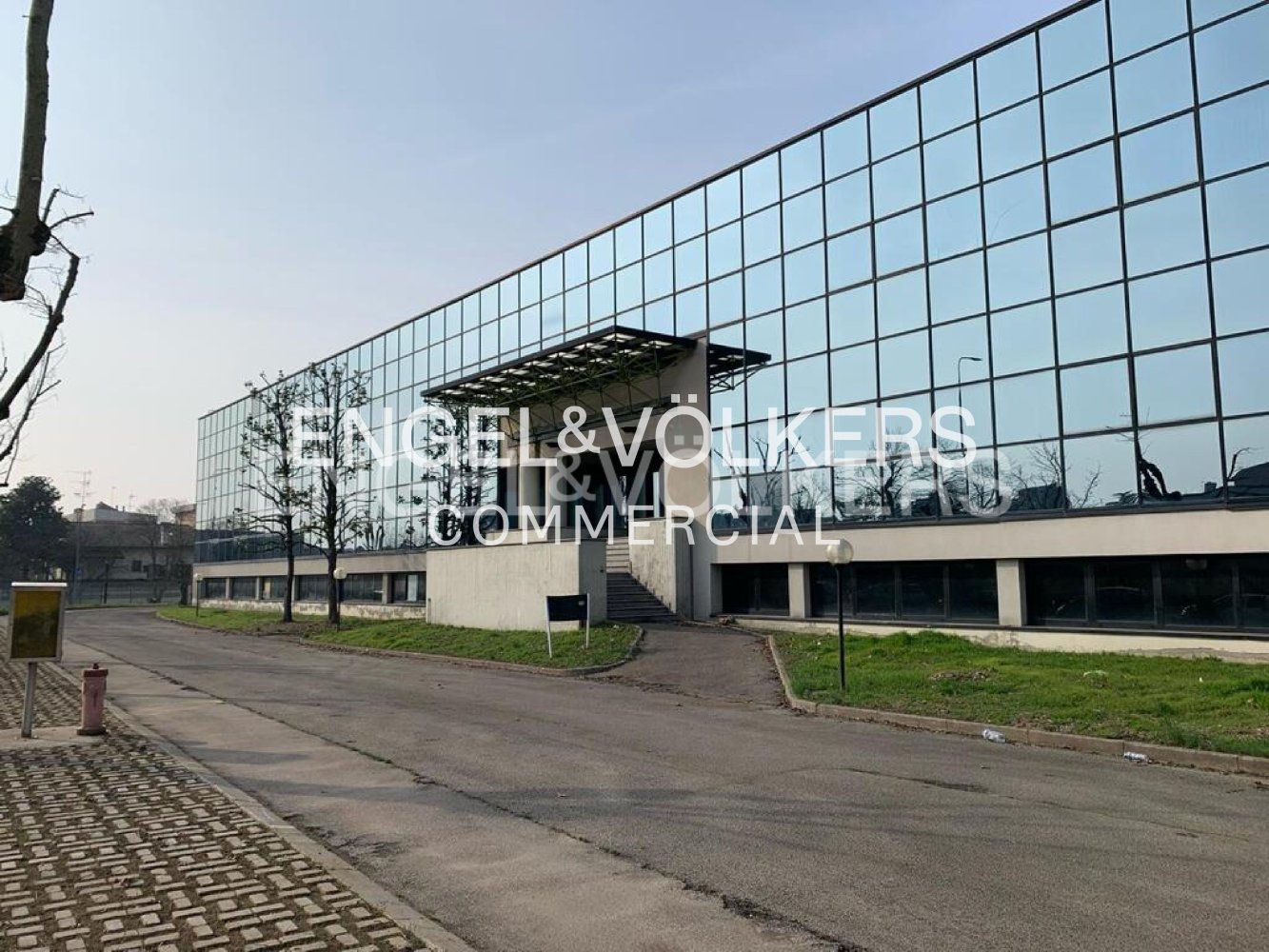 67-Zimmer Büro in Paderno Dugnano, Italy, Nr. 134580