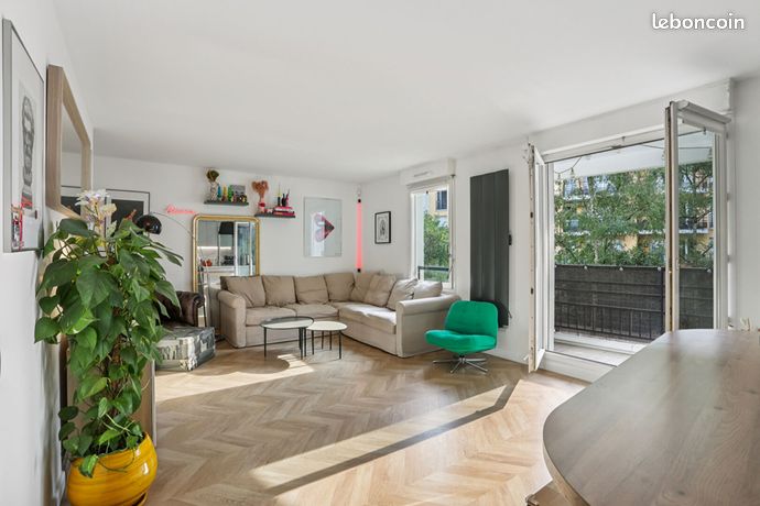 3 bedrooms Apartment in Les Lilas, France No. 356416