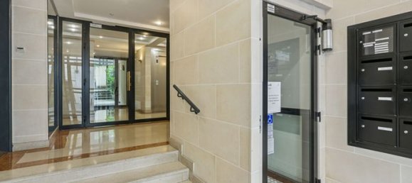 3 bedrooms Apartment in Les Lilas, France No. 356416 13