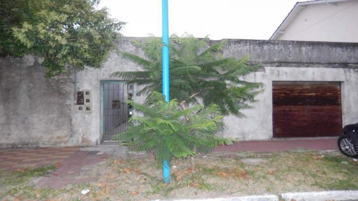 2 bedrooms House in Quilmes, Argentina No. 3172