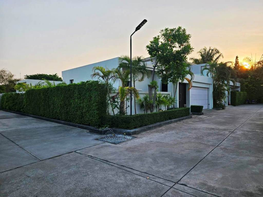 3 bedrooms Cafe / restaurant in Pattaya, Thailand No. 7800