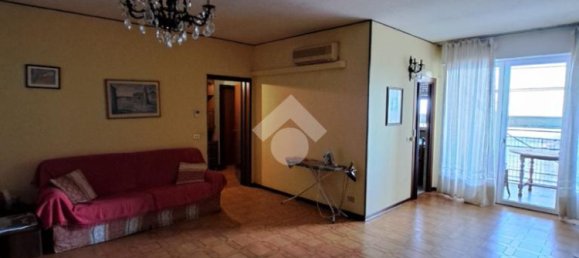 3 bedrooms Apartment in Modena, Italy No. 85795 2