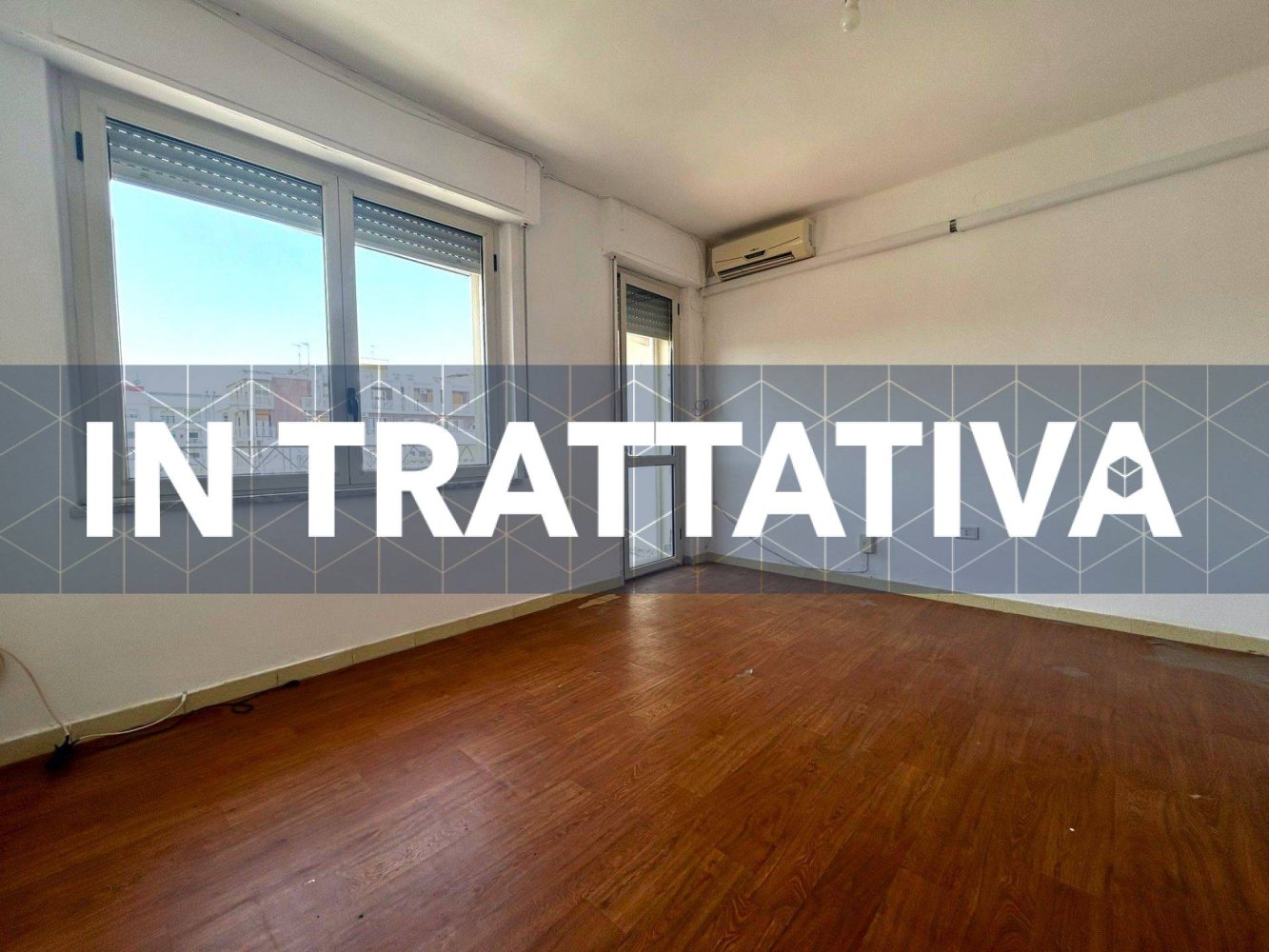 Propiedad comercial de 3 habitaciónes en Matera, Italy No. 28545