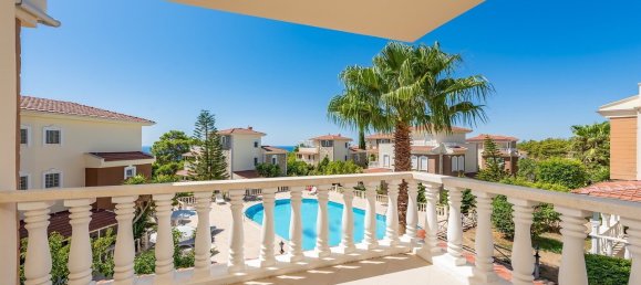 Villa de 3+1 en Incekum, Turkey No. 8489 5